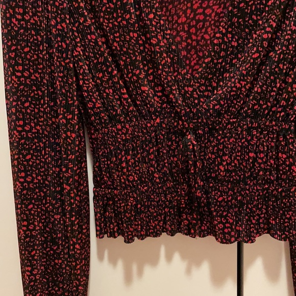 Zara Black and Red Cheetah Pleated Top - Picture 3 of 4
